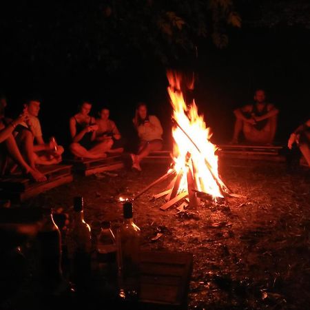 One More Night Hostel Sigiriya Exteriör bild