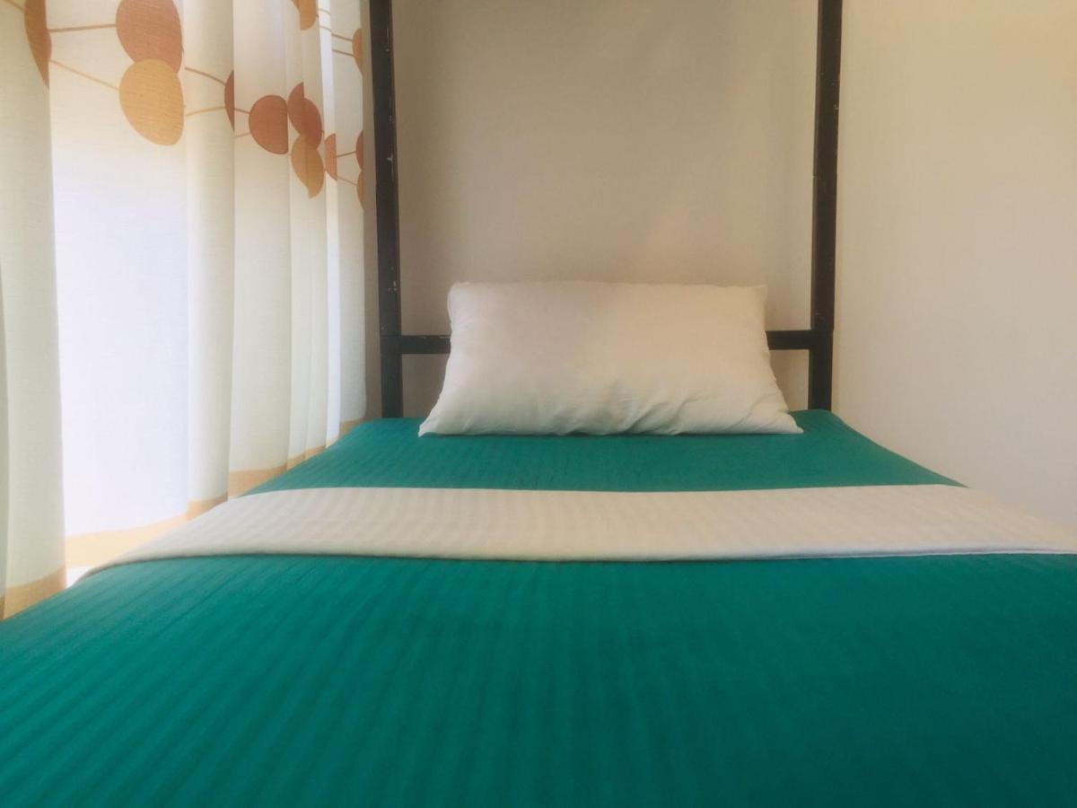 One More Night Hostel Sigiriya Exteriör bild